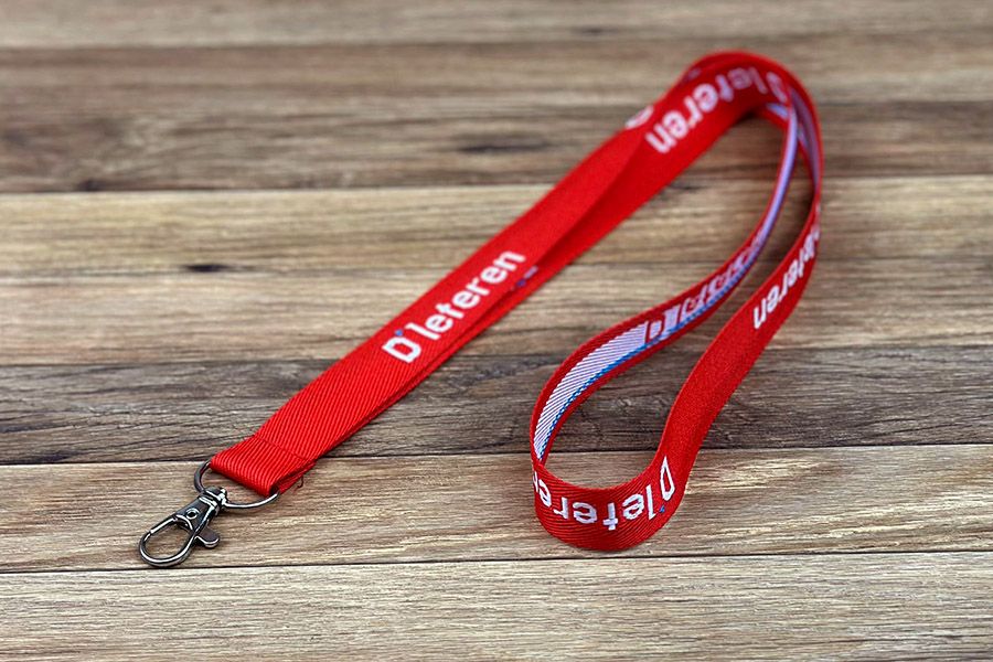 rode lanyards met geweven ontwerp voor D'Ieteren
